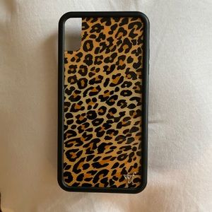I’m selling a cheetah print iPhone XS Max Case